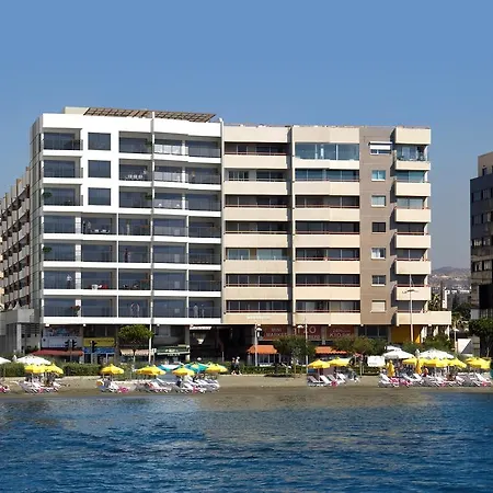 Eden Beach Apartment No. 303 *